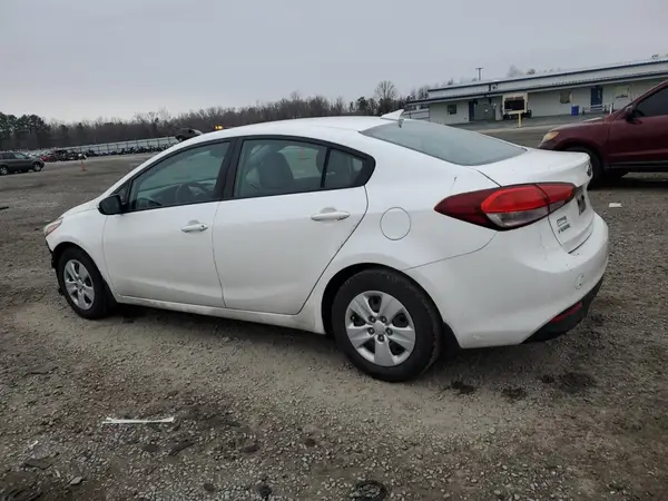 3KPFL4A73JE211500 2018 KIA FORTE - Image 2