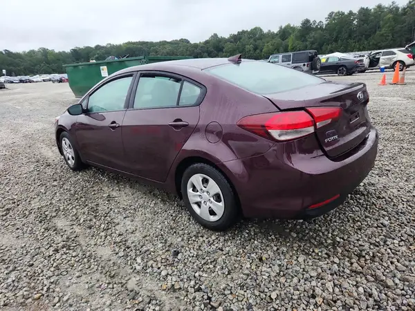 3KPFL4A73JE211769 2018 KIA FORTE - Image 2
