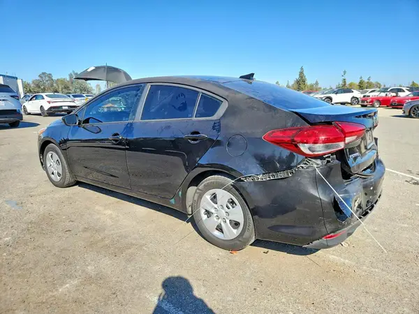 3KPFL4A73JE212324 2018 KIA FORTE - Image 2