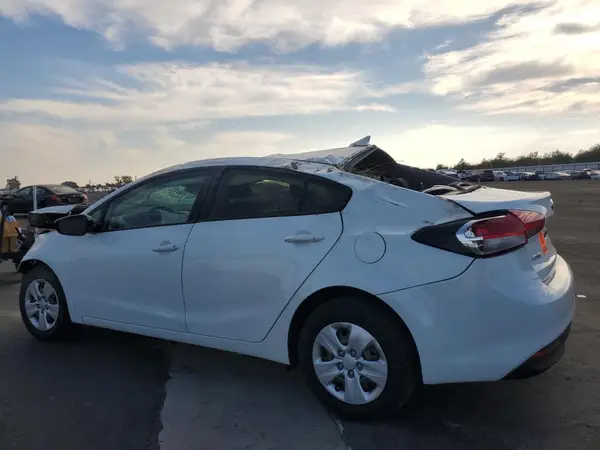 3KPFL4A73JE212386 2018 KIA FORTE - Image 2