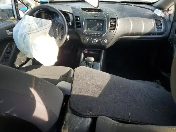 3KPFL4A73JE212386 2018 KIA FORTE - Image 8