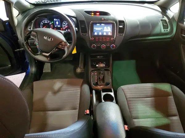 3KPFL4A73JE213747 2018 KIA FORTE - Image 8