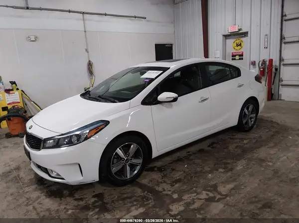 3KPFL4A73JE214171 2018 KIA FORTE - Image 2