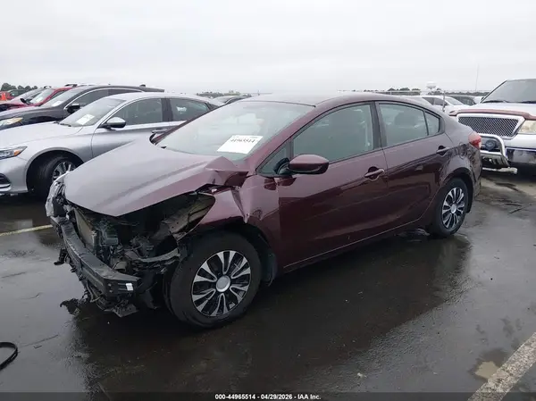3KPFL4A73JE214719 2018 KIA FORTE - Image 2