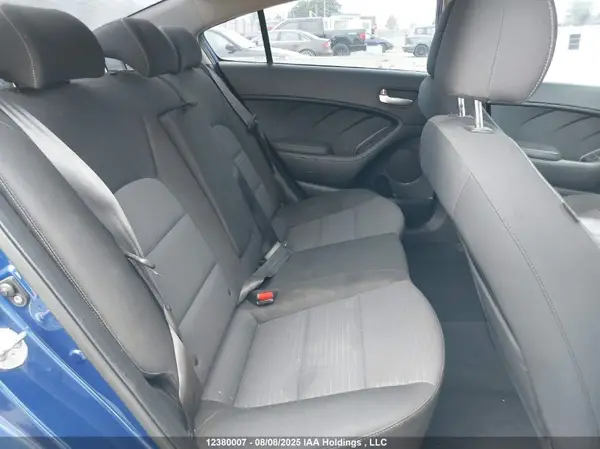 3KPFL4A73JE216048 2018 KIA FORTE - Image 8