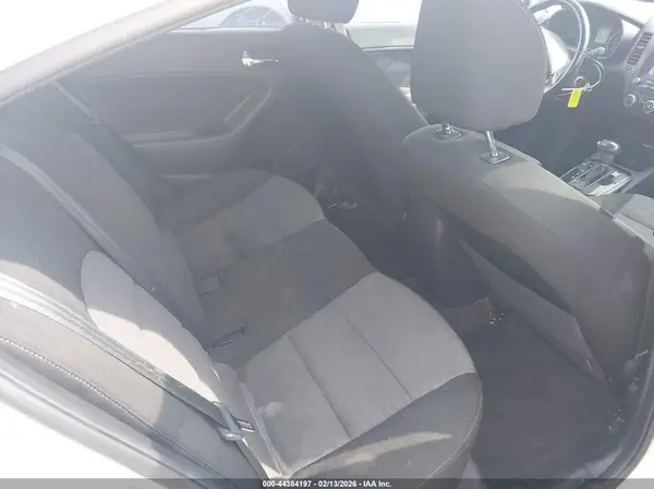 3KPFL4A73JE219239 2018 KIA FORTE - Image 8