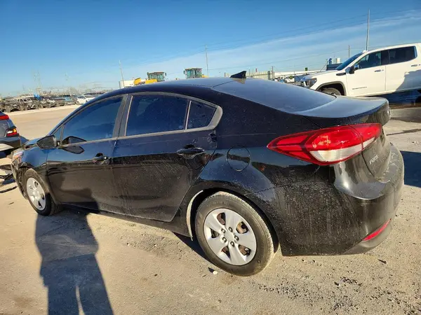 3KPFL4A73JE220083 2018 KIA FORTE - Image 2