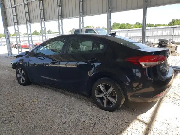 3KPFL4A73JE220231 2018 KIA FORTE - Image 2