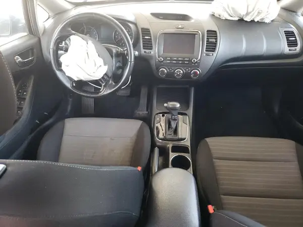 3KPFL4A73JE220231 2018 KIA FORTE - Image 8