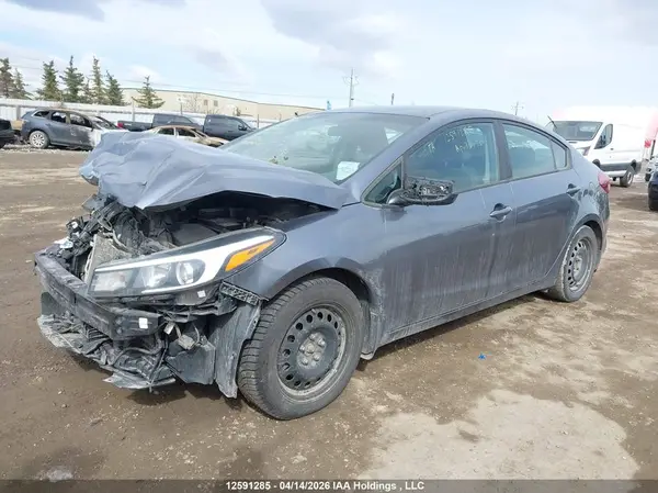 3KPFL4A73JE220472 2018 KIA FORTE - Image 2