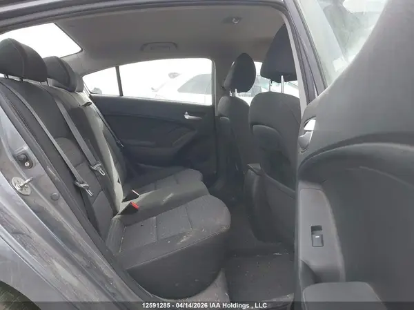 3KPFL4A73JE220472 2018 KIA FORTE - Image 8