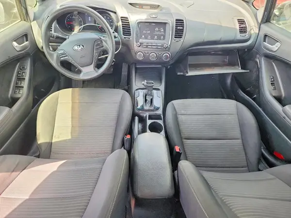 3KPFL4A73JE220486 2018 KIA FORTE - Image 8