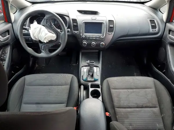 3KPFL4A73JE222013 2018 KIA FORTE - Image 8