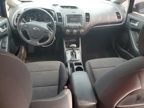 3KPFL4A73JE224229 2018 KIA FORTE - Image 8