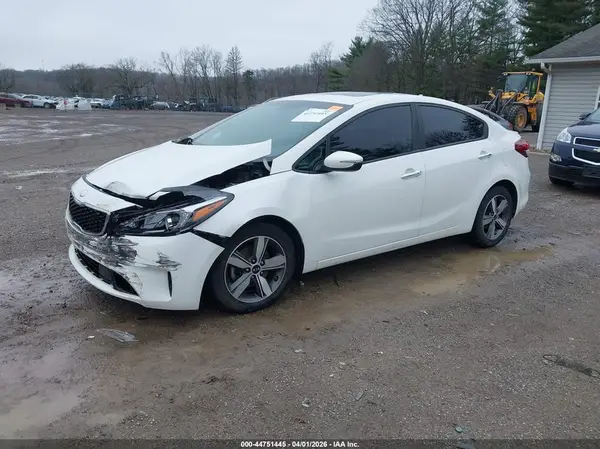 3KPFL4A73JE224604 2018 KIA FORTE - Image 2
