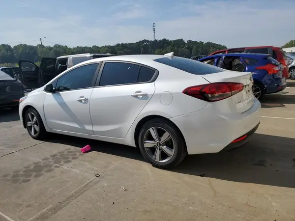 3KPFL4A73JE225400 2018 KIA FORTE - Image 2