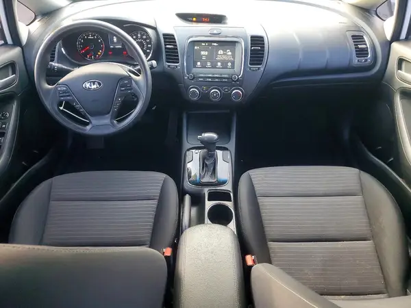 3KPFL4A73JE225798 2018 KIA FORTE - Image 8