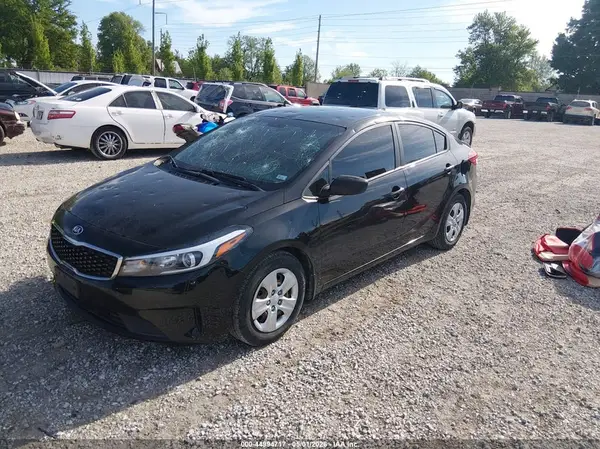 3KPFL4A73JE232086 2018 KIA FORTE - Image 2