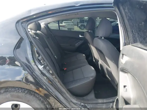 3KPFL4A73JE232086 2018 KIA FORTE - Image 8