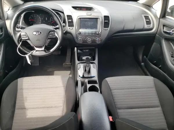 3KPFL4A73JE236798 2018 KIA FORTE - Image 8
