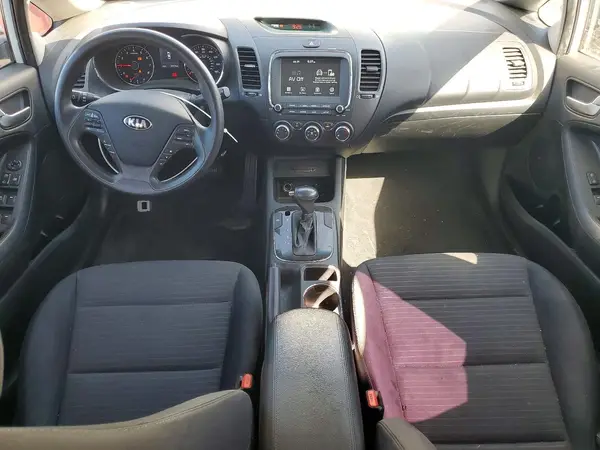 3KPFL4A73JE246862 2018 KIA FORTE - Image 8