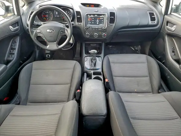 3KPFL4A73JE247364 2018 KIA FORTE - Image 8