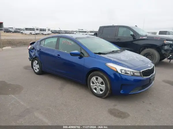 3KPFL4A73JE247414 2018 KIA FORTE - Image 1