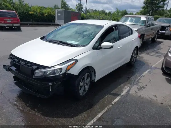 3KPFL4A73JE248014 2018 KIA FORTE - Image 2