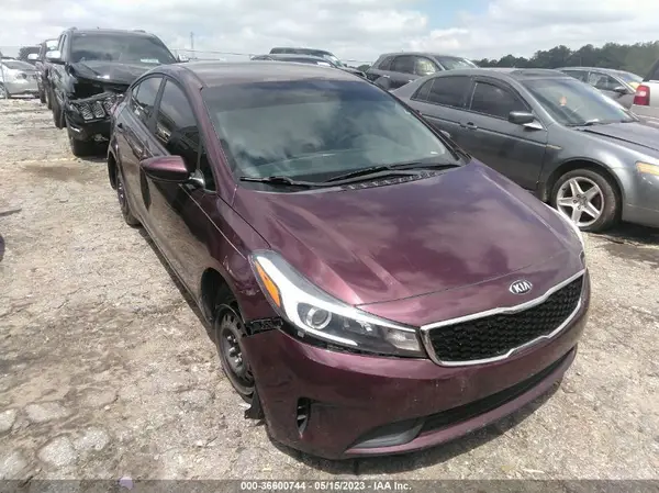 3KPFL4A73JE248529 2018 KIA FORTE - Image 1