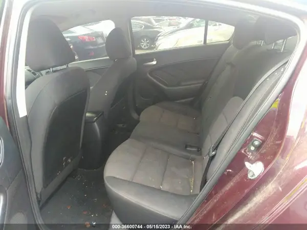3KPFL4A73JE248529 2018 KIA FORTE - Image 8