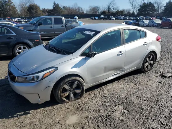3KPFL4A73JE248692 2018 KIA FORTE - Image 1