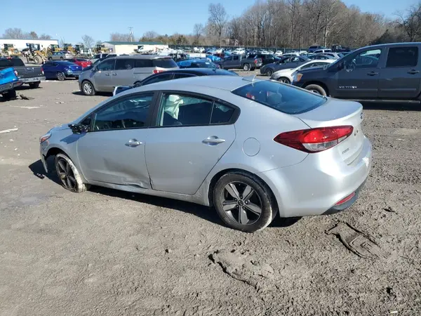 3KPFL4A73JE248692 2018 KIA FORTE - Image 2
