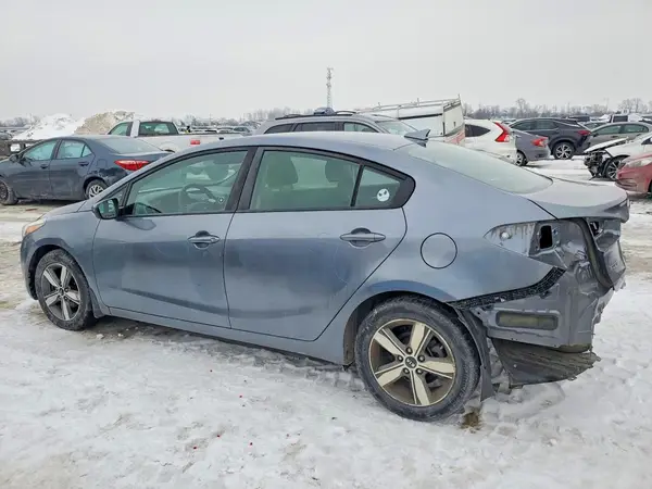 3KPFL4A73JE252144 2018 KIA FORTE - Image 2