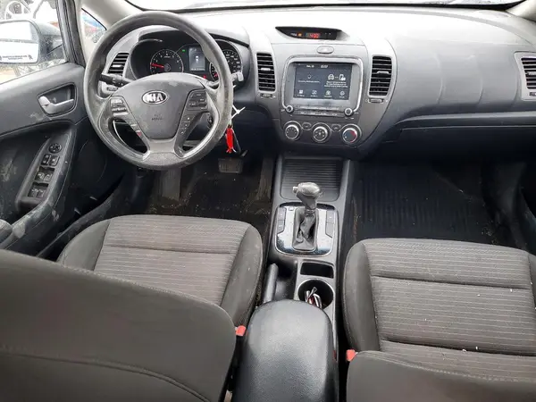 3KPFL4A73JE252144 2018 KIA FORTE - Image 8
