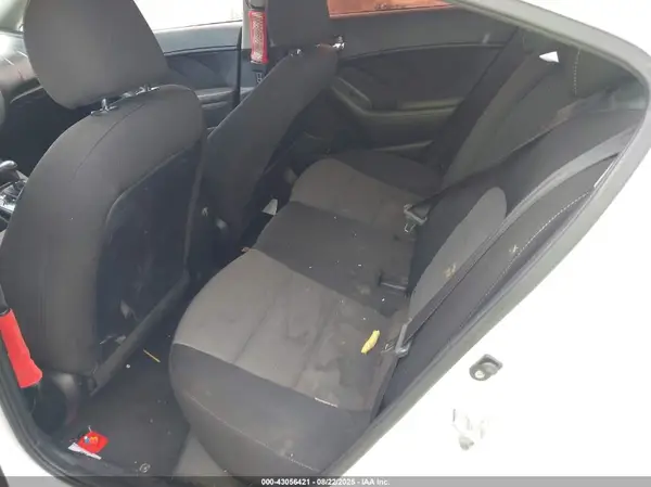 3KPFL4A73JE253911 2018 KIA FORTE - Image 8