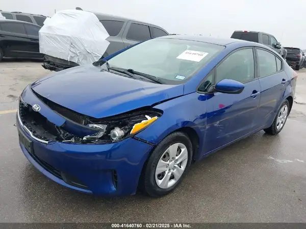 3KPFL4A73JE254069 2018 KIA FORTE - Image 2
