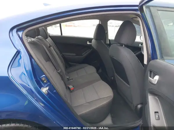 3KPFL4A73JE254069 2018 KIA FORTE - Image 8
