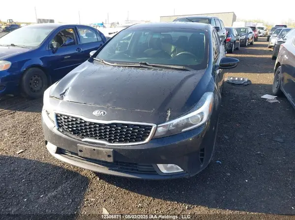 3KPFL4A73JE254198 2018 KIA FORTE - Image 2