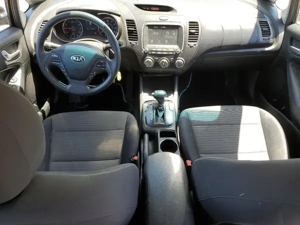 3KPFL4A73JE260731 2018 KIA FORTE - Image 8