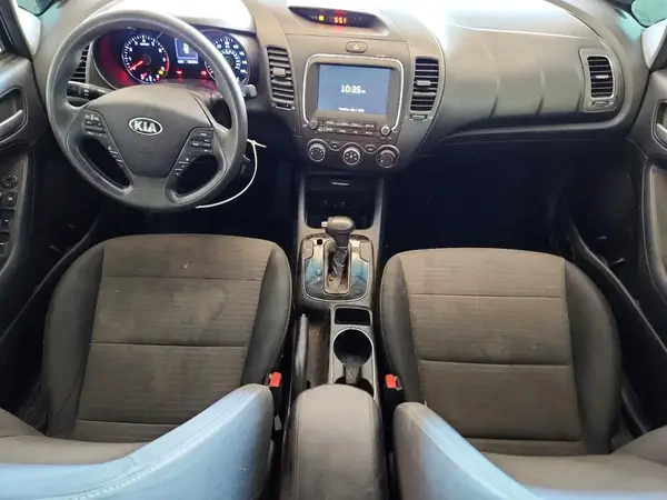 3KPFL4A73JE261135 2018 KIA FORTE - Image 8
