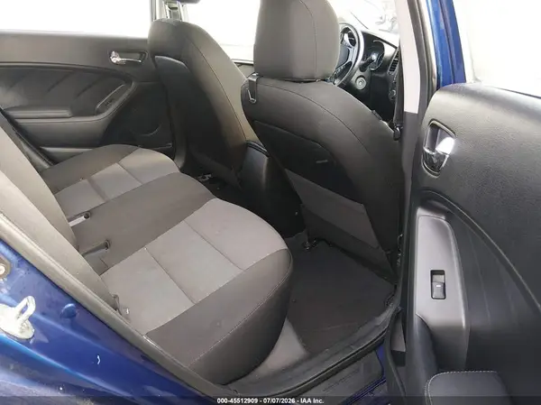 3KPFL4A73JE261622 2018 KIA FORTE - Image 8