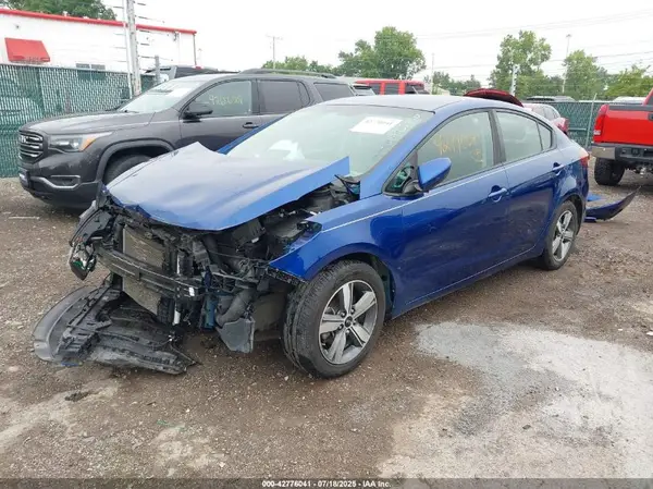 3KPFL4A73JE262351 2018 KIA FORTE - Image 2