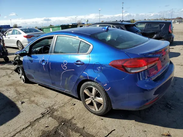 3KPFL4A73JE263323 2018 KIA FORTE - Image 2