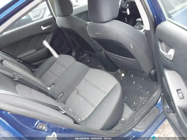 3KPFL4A73JE263595 2018 KIA FORTE - Image 8