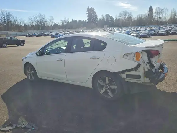 3KPFL4A73JE266142 2018 KIA FORTE - Image 2