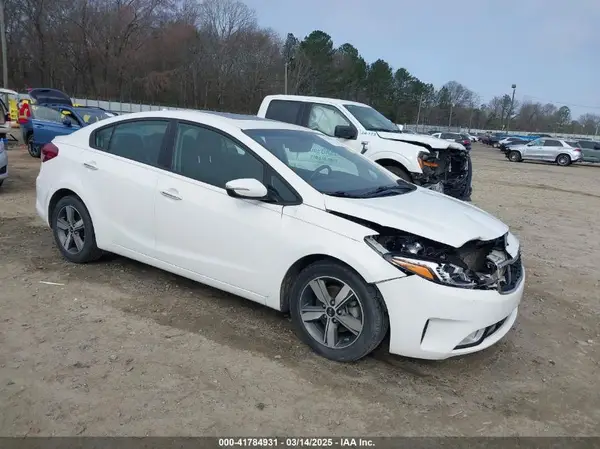 3KPFL4A73JE266545 2018 KIA FORTE - Image 1