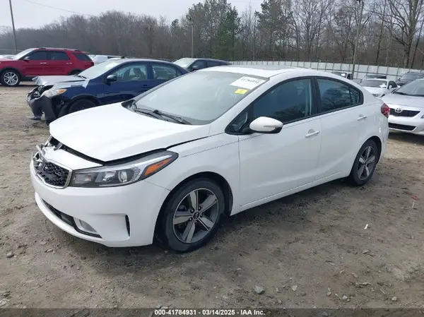 3KPFL4A73JE266545 2018 KIA FORTE - Image 2
