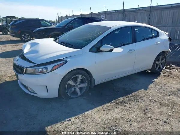 3KPFL4A73JE267453 2018 KIA FORTE - Image 2