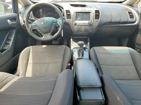 3KPFL4A73JE268327 2018 KIA FORTE - Image 8