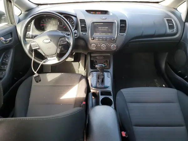 3KPFL4A73JE273012 2018 KIA FORTE - Image 8